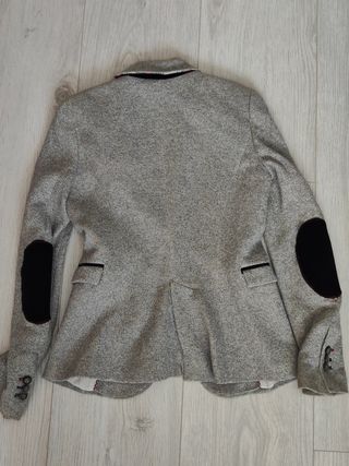 Americana Zara Basic Gris y Negra
