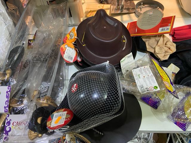 Grande conjunto de figurinos e acessórios