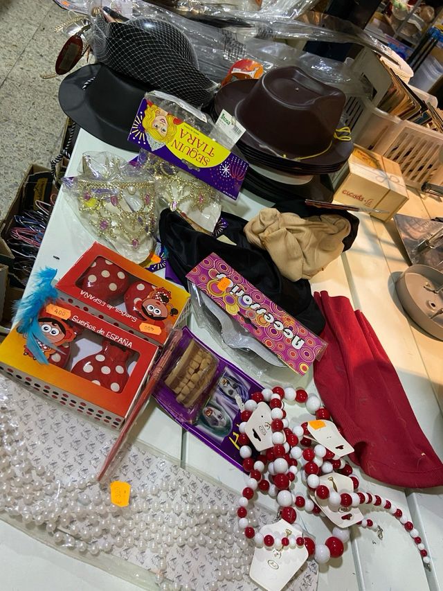 Grande conjunto de figurinos e acessórios