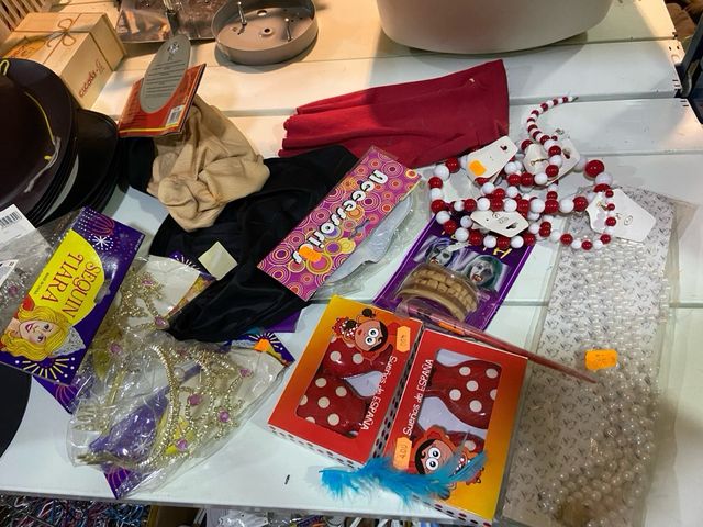 Grande conjunto de figurinos e acessórios