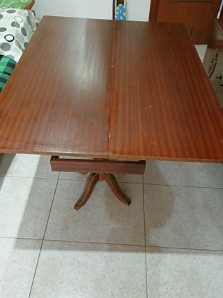 Mesa de centro y auxiliar de madera