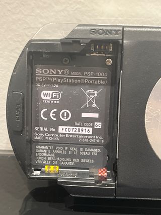 Sony PSP-1004 Negra + Cargador