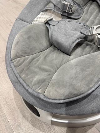 Silla mecedora para bebé gris