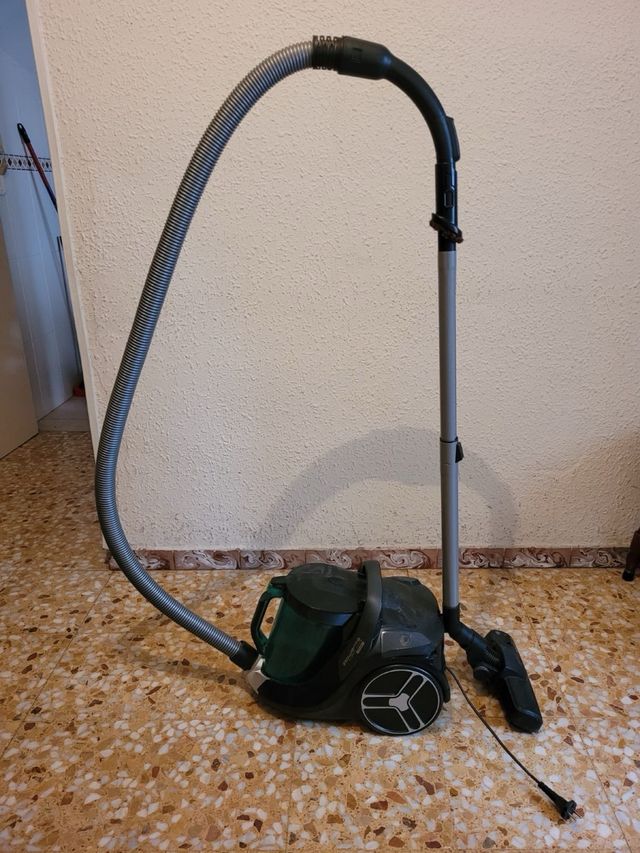 Aspiradora Rowenta con cubo verde