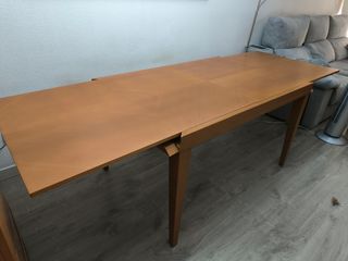 Mesa de comedor extensible 



