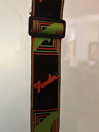 Bajo +Amplificador con funda y cinta