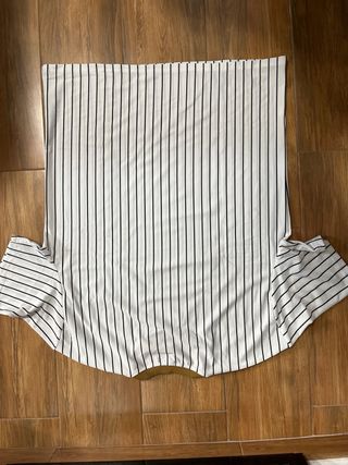Camisa de rayas blancas y negras