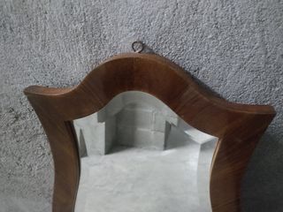 Grande specchio vintage con telaio in legno