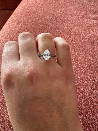 Anillo y pendientes de plata con circonita