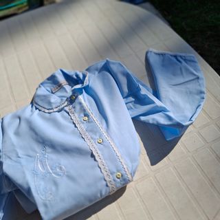 Camisón bordado con encaje,manga larga.