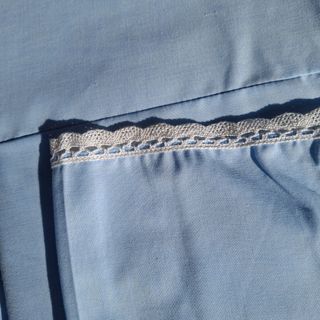 Camisón bordado con encaje,manga larga.