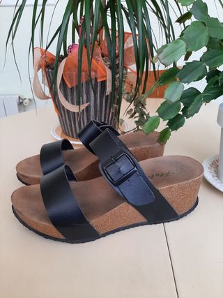 Sandalias de cuña negras mujer