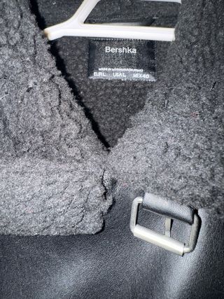 Chaqueta Cuero Borrego Negra Bershka