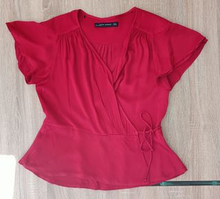 Blusa Zara Roja Cruzada Manga Corta