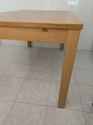 Mesa extensible de madera
