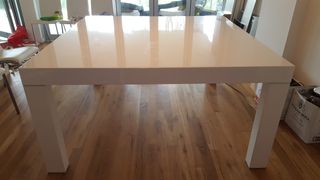 Mesa Cuadrada Alto Brillo 150×150 · Diseño Moderno