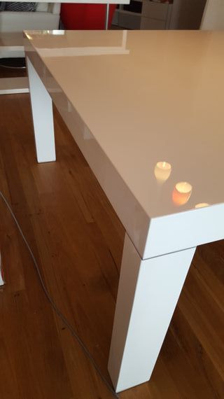 Mesa Cuadrada Alto Brillo 150×150 · Diseño Moderno