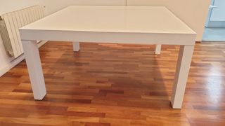 Mesa Cuadrada Alto Brillo 150×150 · Diseño Moderno