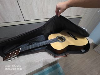 Guitarra española+soporte madera + funda