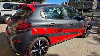 Peugeot 208 2015