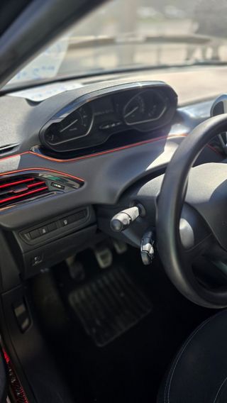 Peugeot 208 2015