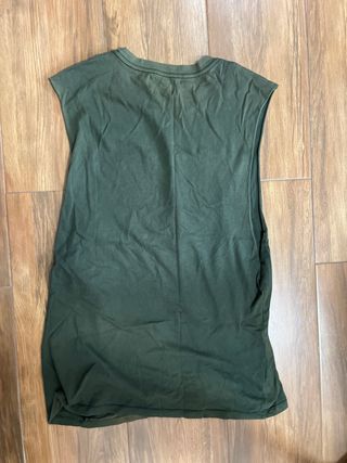 Camiseta sin mangas Bershka verde Talla L