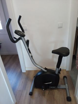 Bicicleta estática cuidada