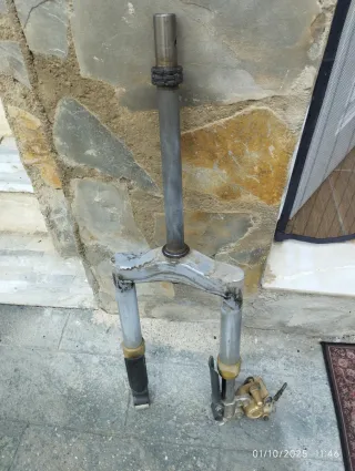 ESCAPE DE SCOOTER .PEUGEOT TREKKER 