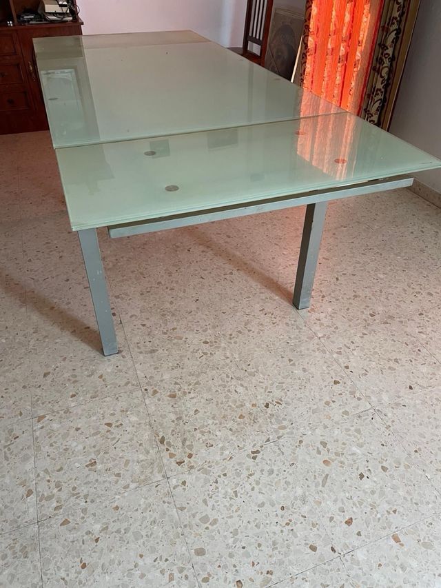 Mesa extensible cristal patas hierro
