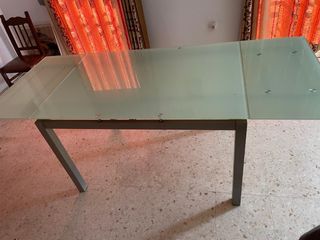 Mesa extensible cristal patas hierro