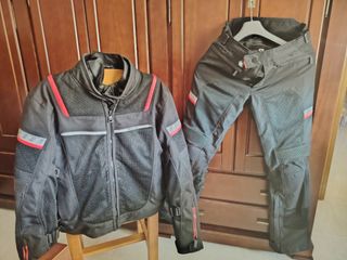 Conjunto Chaqueta y Pantalón Moto