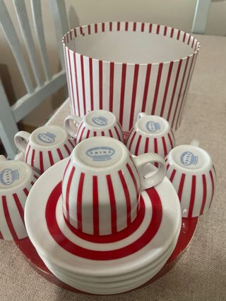 Juego de café porcelana rayas rojas