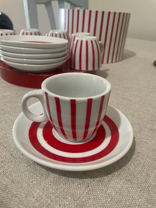 Juego de café porcelana rayas rojas