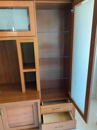 Mueble salón TV vitrinas madera