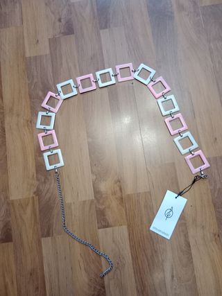 Cinturón Stradivarius vintage rosa y blanco