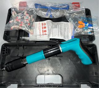 Pistola De Clavos Neumatica + Accesorios