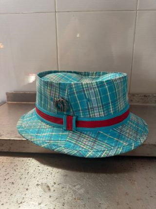 Sombrero de tela a cuadros
Precio por unidad