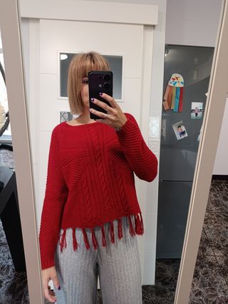 Jersey rojo con flecos