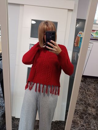 Jersey rojo con flecos