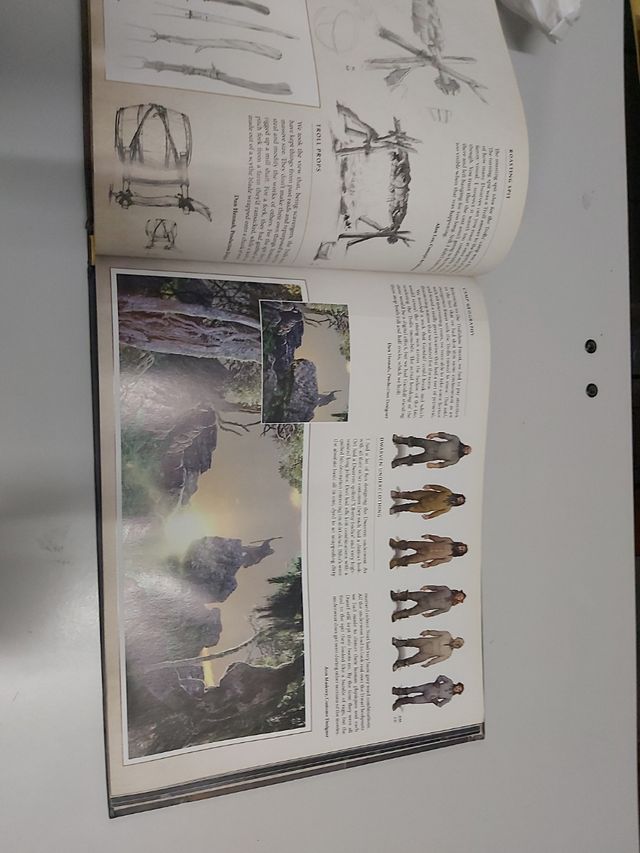 Chronicles: Art & Design (Hobbit: An Unexpected...