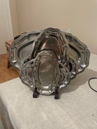 Juego de 5 bandejas metálicas plateadas