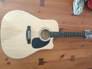 Guitarra Squier Electroacústica Iniciación