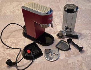 Cafetera Expreso De'Longhi Roja