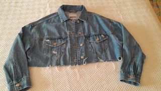 Chaqueta vaquera Bershka corta