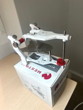 Articulador para prótesis dentales 