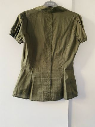 Camisa verde oliva manga corta