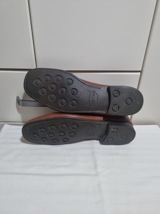Zapatos de piel marrones