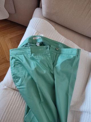 Pantalón pirata Punto Roma verde