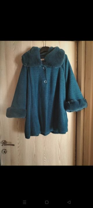 Cappottino color ottanio con pelliccia