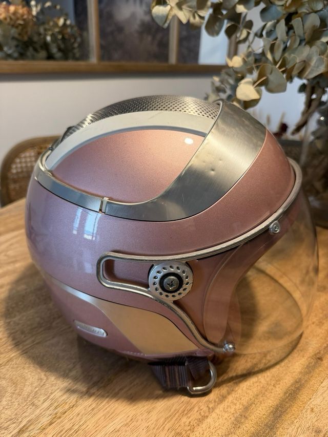 Casco Caberg rosa con visera